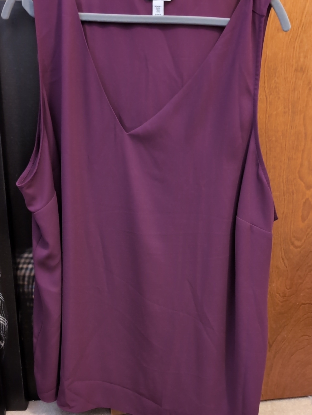 Sleeveless V-Neck Tank Top - Plum